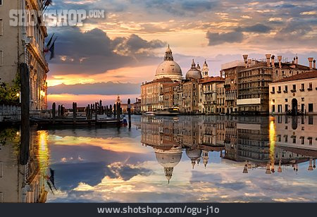
                Sonnenuntergang, Venedig, Canale Grande                   