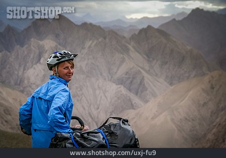 
                Trekking, Tibet, Radfahrerin                   