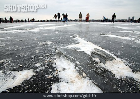 
                Winter, Eis, Schlittschuhlaufen, Alster, Eisbahn                   