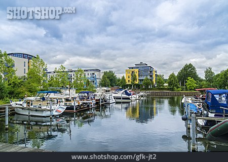 
                Bootshafen, Nieder Neuendorf                   