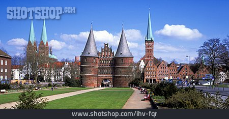 
                Hansestadt, Holstentor, Lübeck                   
