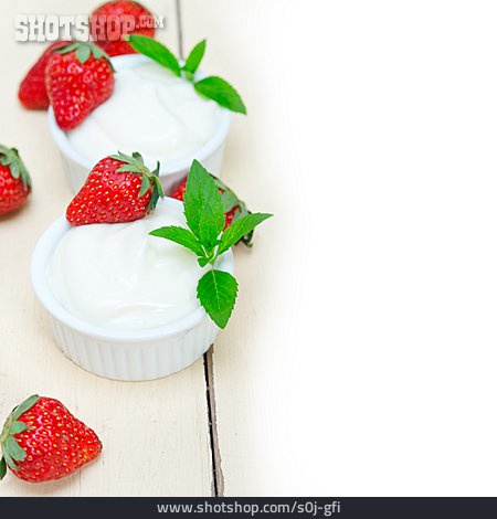 
                Erdbeere, Joghurt                   
