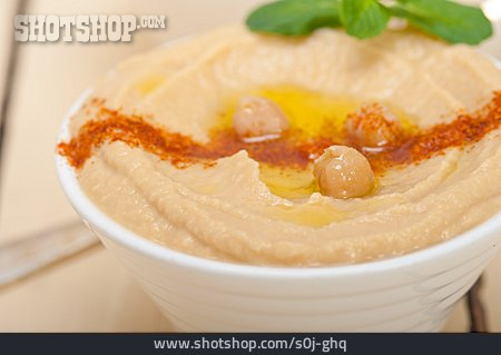 
                Kichererbsenpüree, Hummus                   