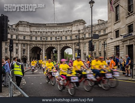 
                Radrennen, Sportveranstaltung, Admiralty Arch, Prudential Ridelondon                   
