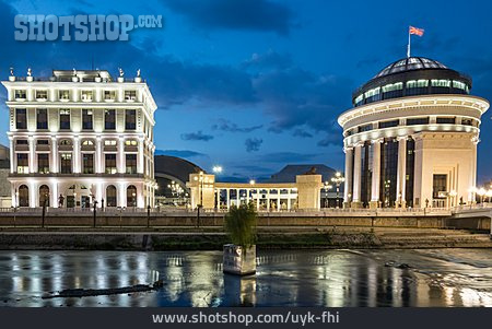 
                Hauptstadt, Blaue Stunde, Skopje                   