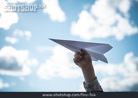 
                Fliegen, Kindheit, Papierflieger                   