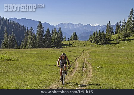 
                Radfahrer, Bayern, Radwanderung                   