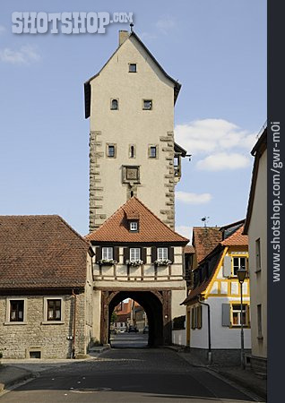 
                Stadttor, Mainbernheim                   