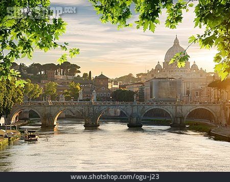 
                Rom, Vatikan, Tiber, Castel Sant Angelo                   