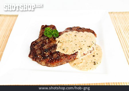 
                Rindersteak, Pfeffersoße, Rib-eye Steak                   