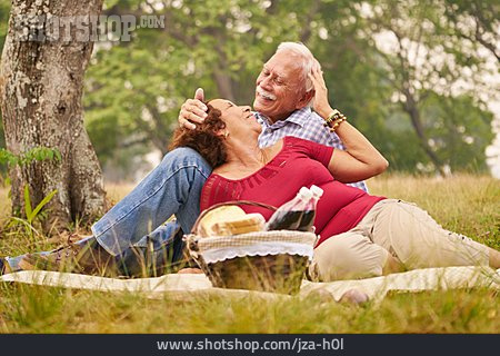 
                Picknick, Seniorenpaar                   