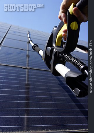 
                Reinigen, Solarzellen, Photovoltaik                   