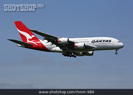 
                Flugreise, Passagierflugzeug, Airbus, Qantas                   