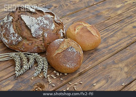 
                Brot, Roggenbrötchen, Roggenbrot                   