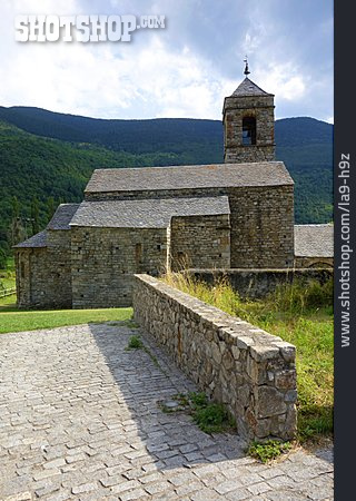 
                Kirche, Glockenturm, Romanisch                   