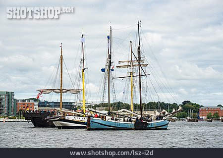 
                Warnow, Segelschiff, Hanse Sail                   