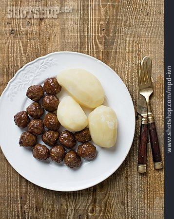 
                Kartoffeln, Tellergericht, Köttbullar, Schwedische Küche                   