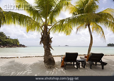 
                Liegestühle, Seychellen, Ferienanlage, Praslin                   