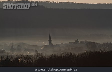 
                Nebel, Silhouette, Kirchturm                   