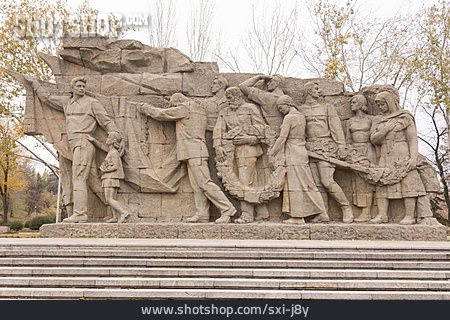 
                Denkmal, Stalingrad, Mamajew-hügel                   