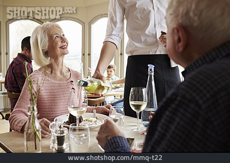 
                Restaurant, Abendessen, Seniorenpaar                   