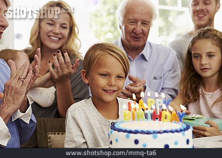 
                Kindergeburtstag, Geburtstagskuchen, Familienfeier                   