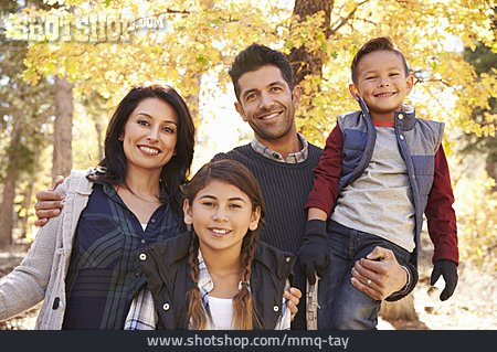 
                Herbst, Familie, Familienportrait                   