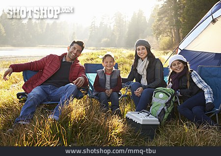 
                Zelten, Familienausflug, Campingurlaub                   