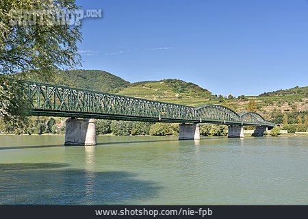 
                Brücke, Wachau, Stahlfachwerkbrücke                   