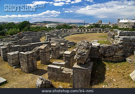 
                Amphitheater, Split, Salona                   
