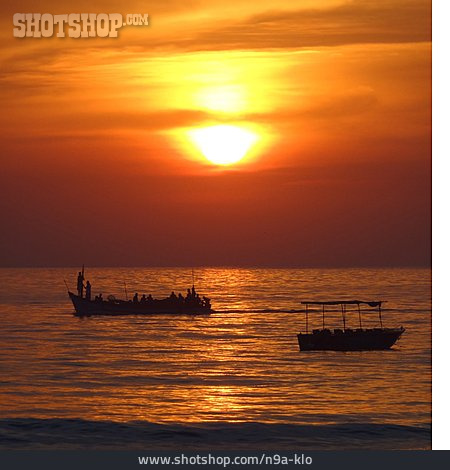 
                Sonnenuntergang, Indischer Ozean, Goa                   