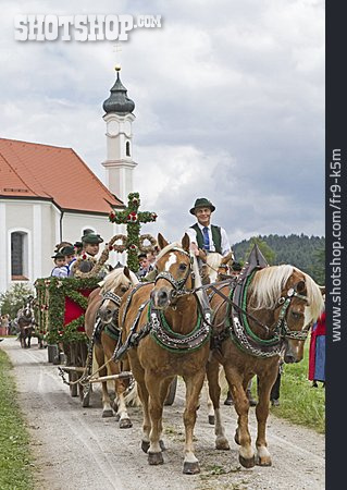 
                Tradition, Leonhardifahrt, Dietramszell                   