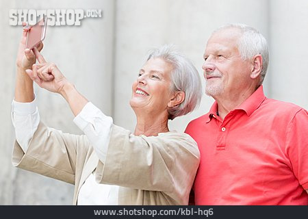 
                Seniorenpaar, Selfie                   