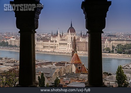 
                Parlamentsgebäude, Budapest                   