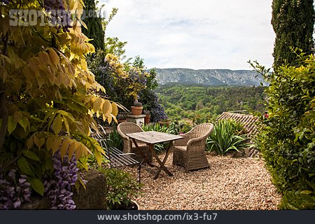 
                Terrasse, Provence                   