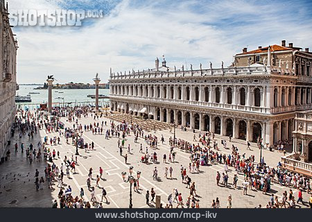 
                Venedig, Dogenpalast, Piazza San Marco                   