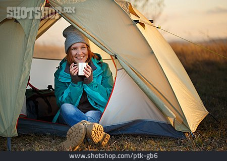 
                Frau, Outdoor, Camping                   