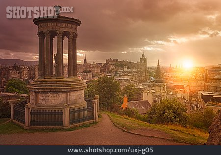 
                Sonnenuntergang, Edinburgh, Dugald Stewart Monument                   