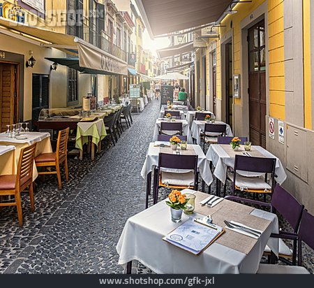 
                Gastronomie, Straßencafé, Funchal                   