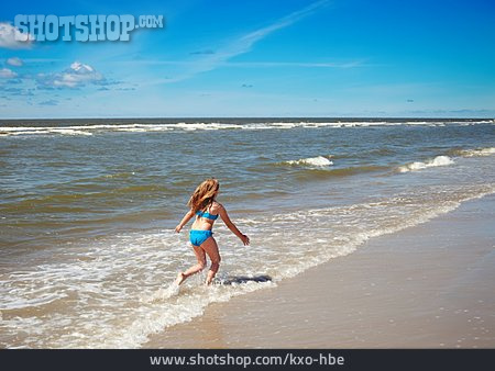 
                Mädchen, Strand, Freiheitsgefühl                   