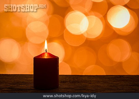 
                Kerzenlicht, Adventskerze                   