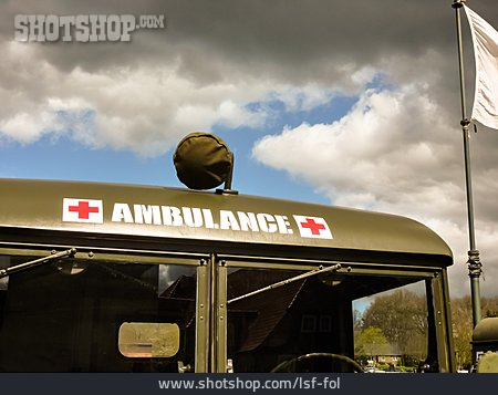 
                Ambulanz, Militärfahrzeug                   