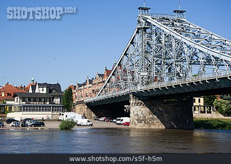 
                Dresden, Loschwitzer Brücke                   