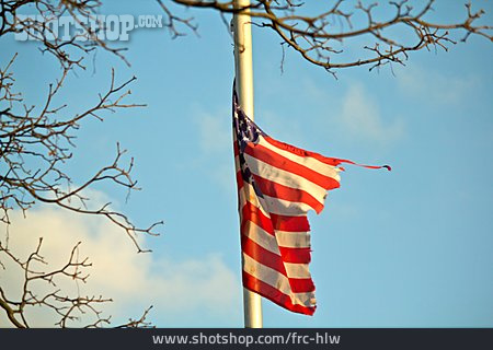 
                Amerikanische Flagge, Zerrupft                   