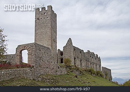 
                Burgruine, Castel Belfort                   