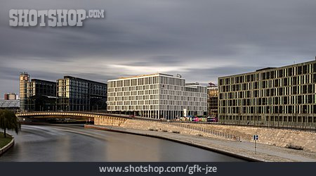 
                Berlin, Spree, Hauptbahnhof                   