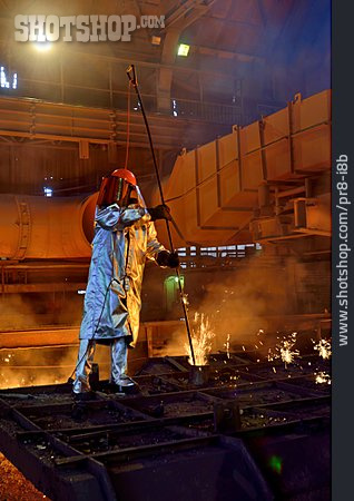 
                Metallverarbeitung, Gießerei, Fabrikarbeiter                   