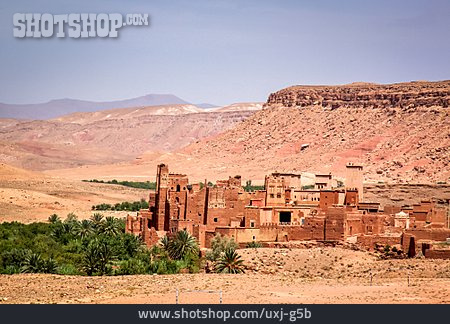 
                Marokko, Atlasgebirge, Berberdorf                   