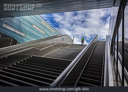 
                Treppe, Fußgänger, Rolltreppe                   