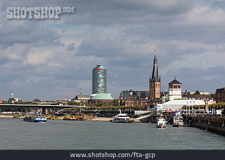 
                Düsseldorf, Rheinschifffahrt                   